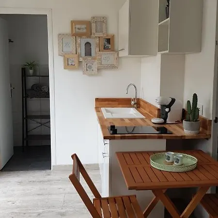 Savannah Apartment